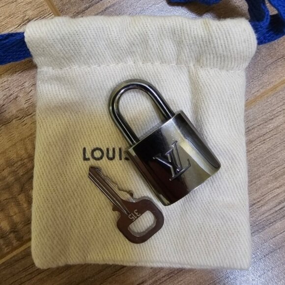 Louis Vuitton Silver Lock and Key - Picture 1 of 1
